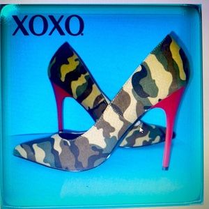 XOXO Camouflage Red Heels SZ 11